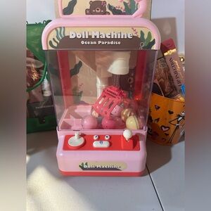 GAME DRUGSTORE MAKEUP PRIZES (claw machine not included)